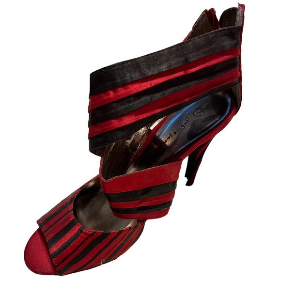 Hand painted party shoes! - Picture 1 of 3